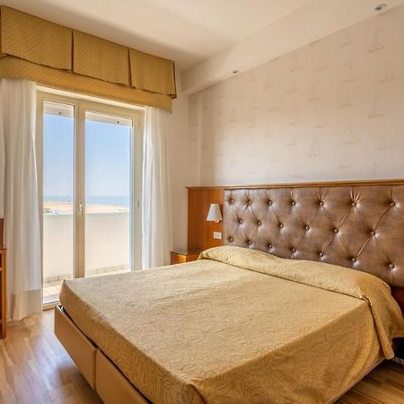 Hotel Astor リミニ エクステリア 写真