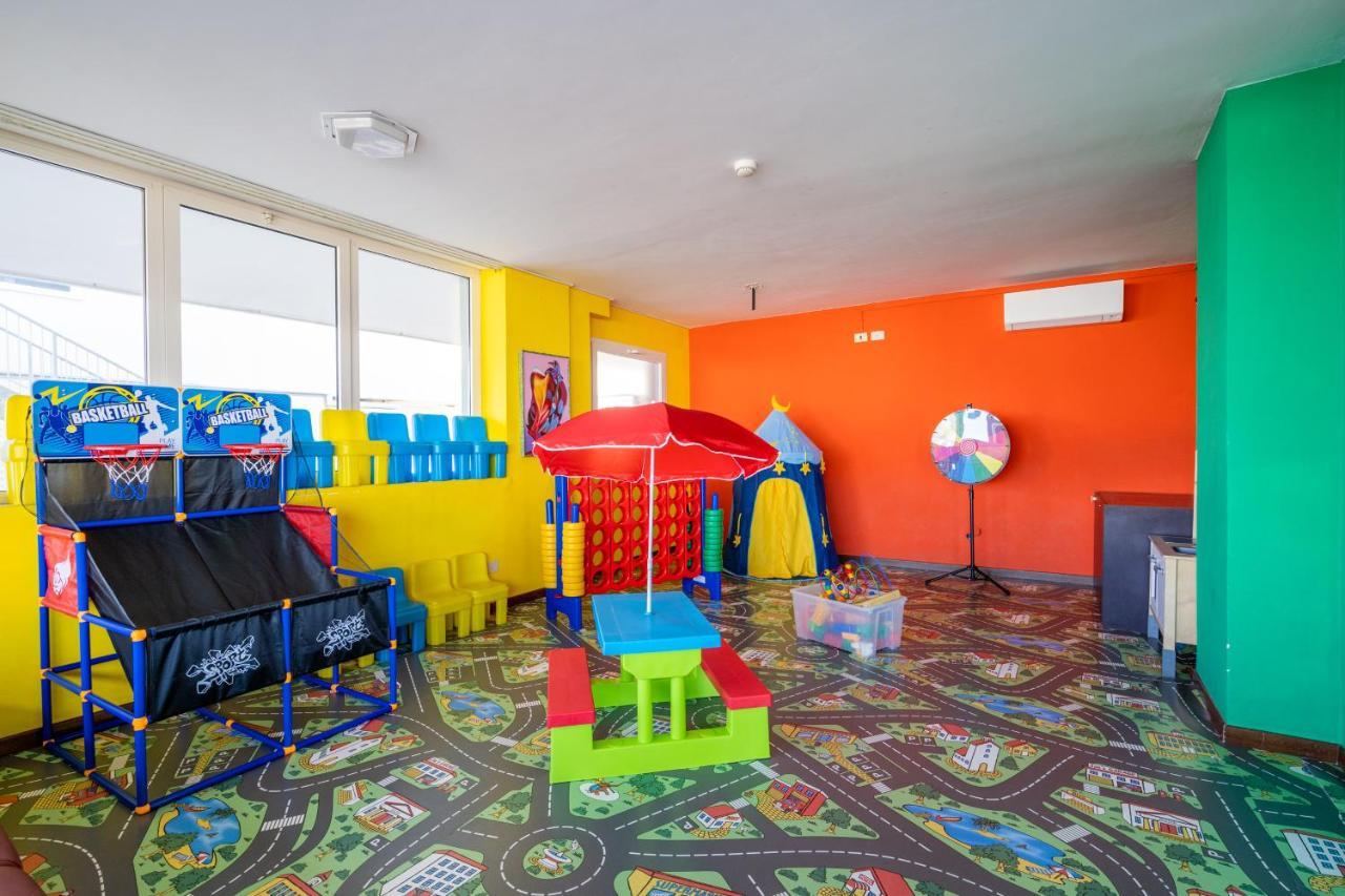 Hotel Astor リミニ エクステリア 写真