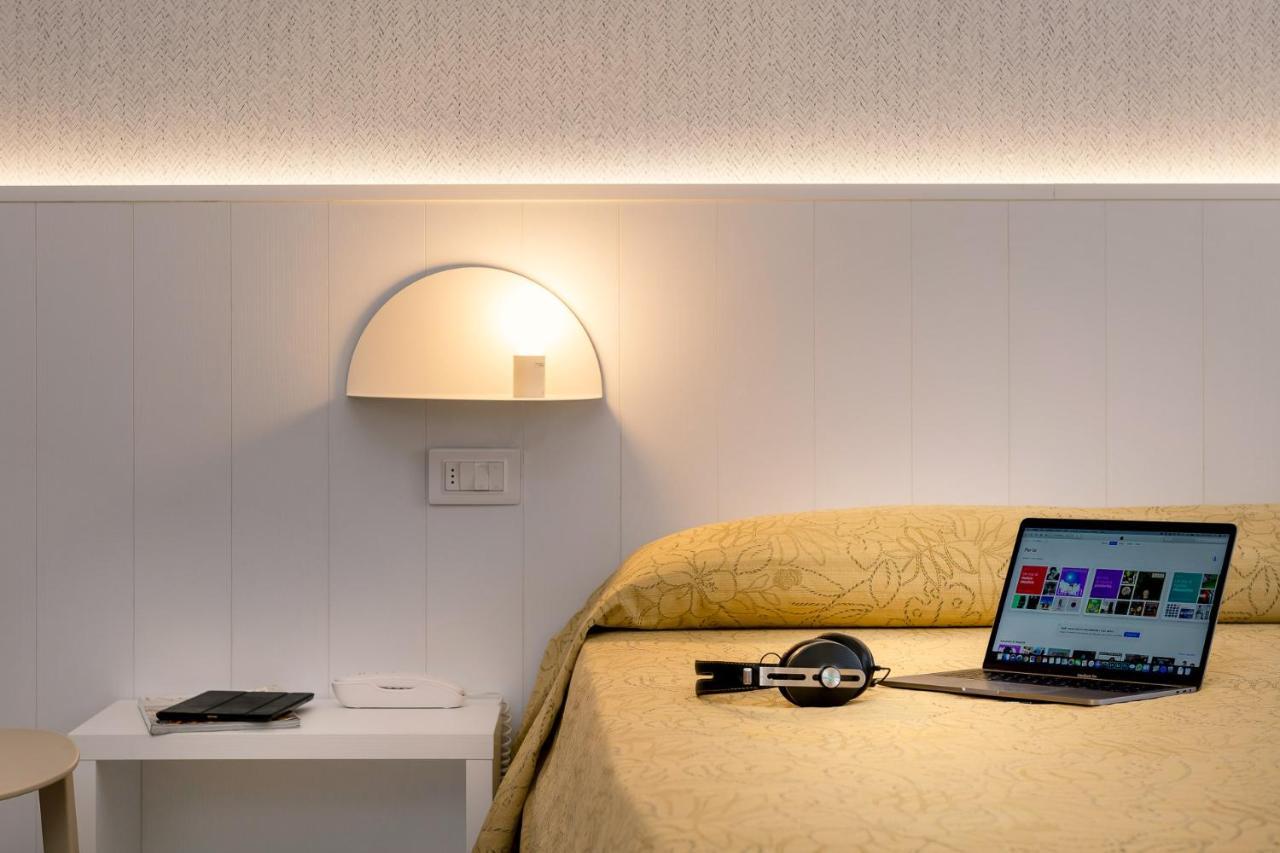 Hotel Astor リミニ エクステリア 写真